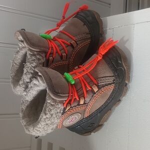 Baby Olang boots Size 19-20